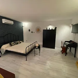https://arco-di-levante-alle-colonne.barihotels.org